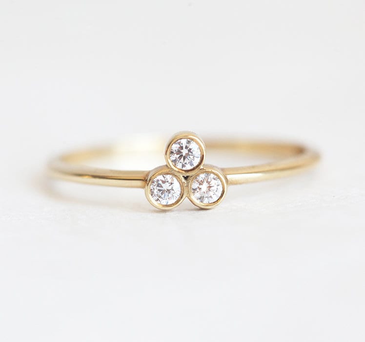 Trio Diamant Ring, Schlichter Gold Zarter Drei Moderner Perfekter Stapelring, Damen 14K 18K von MinimalVS