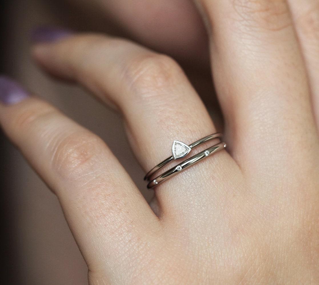 Zarte Diamant Ring Set, Hochzeit Trillion Ring, Verlobungsring, Dreieck Zarte Diamant Ring Set, Hochzeit Trillion Ring, Verlobungsring, Dreieck von MinimalVS