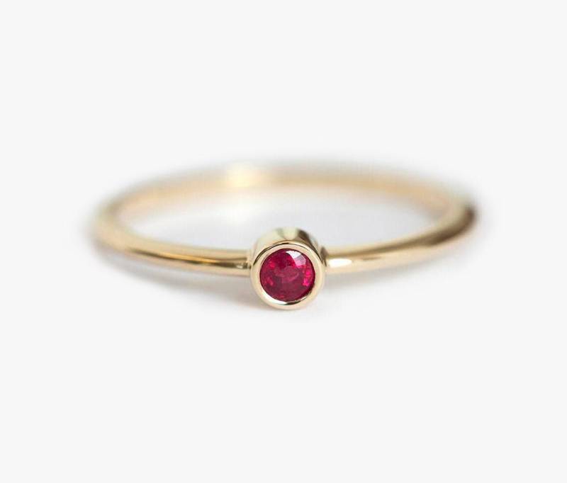 Zierlicher Rubin Ring Soitaire Rlng 14K Gold Echter Natürlicher Schmuck Juli Birthstone von MinimalVS