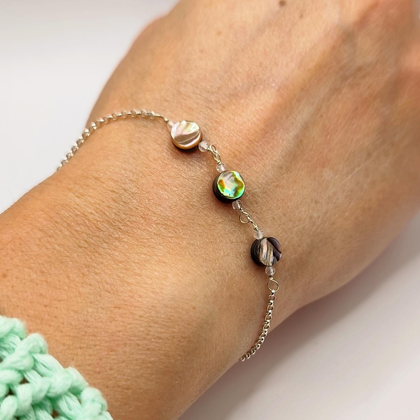 Handgefertigtes Armband Aus 925 Silber Mit Echtem Perlmutt - Zartes Damenarmband, 16+4 cm von MinimalistSchmuckEU