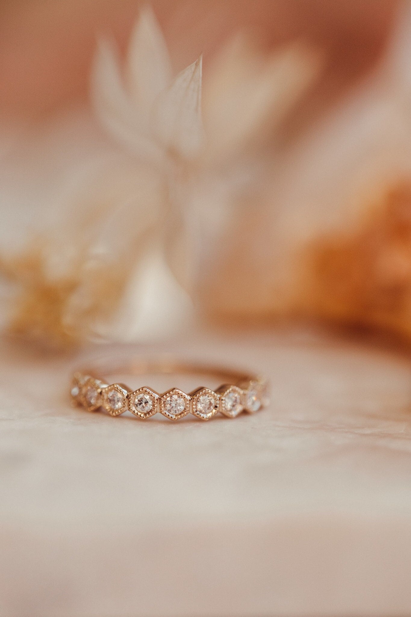 2 Mm Rund Cut Bezel Set Eternity Band Einzigartiges Ehering Stacking Ring Round Diamant Matching Jubiläumsring 2 Mm Rund Cut Bezel Set Eternity Band Einzigartiges Ehering Stacking Ring Round Diamant Matching Jubiläumsring von MinimalisticCharms
