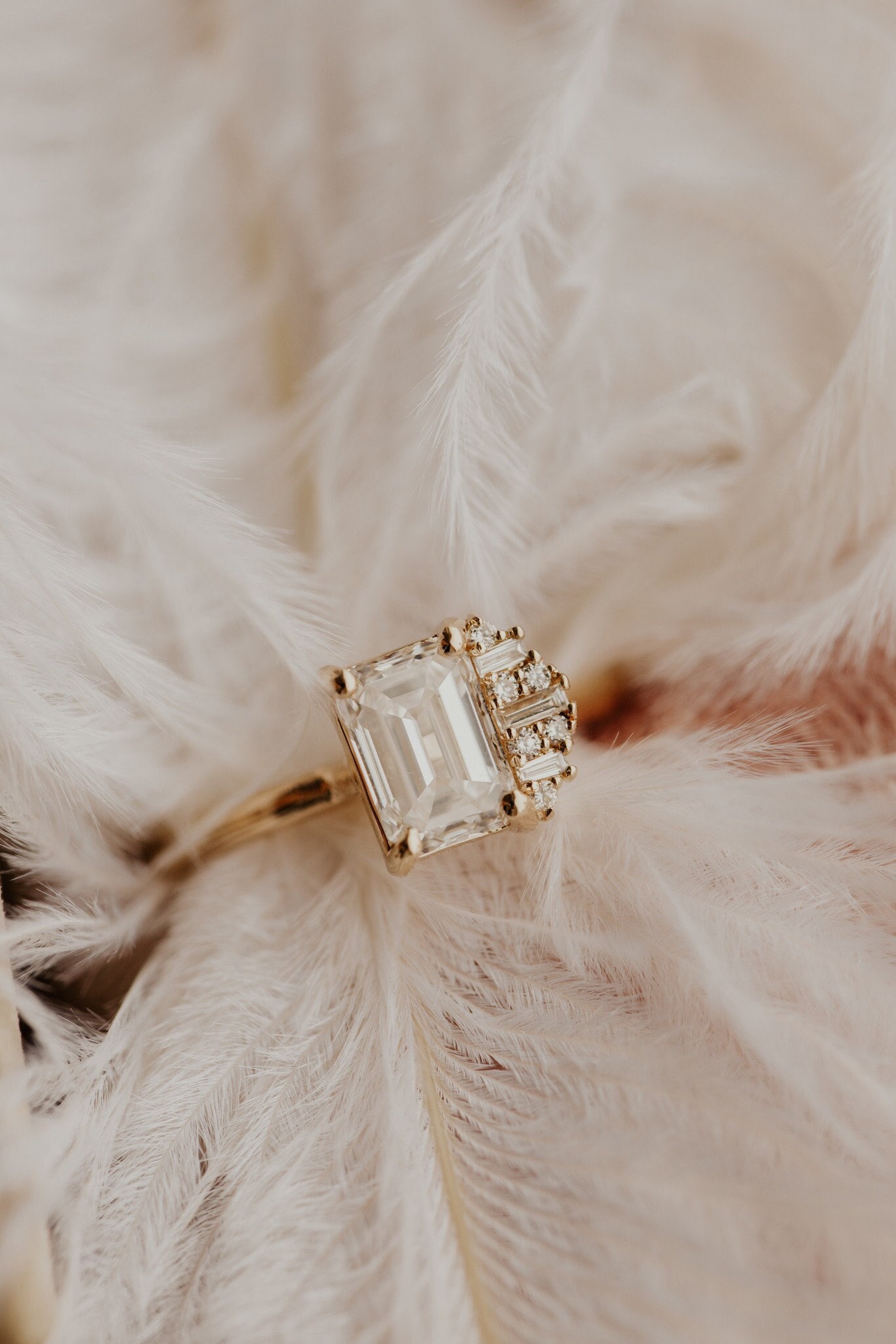 Brillanter Smaragdschliff Moissanite Verlobungsring - Smaragd, Baguette Und Rundschliff Multi Stone Ring 925 Silber/10K 14K 18K Solid Gold Brillanter Smaragdschliff Moissanite Verlobungsring - Smaragd, Baguette Und Rundschliff Multi Stone Ring 925 Silber/10K 14K 18K Solid Gold von MinimalisticCharms