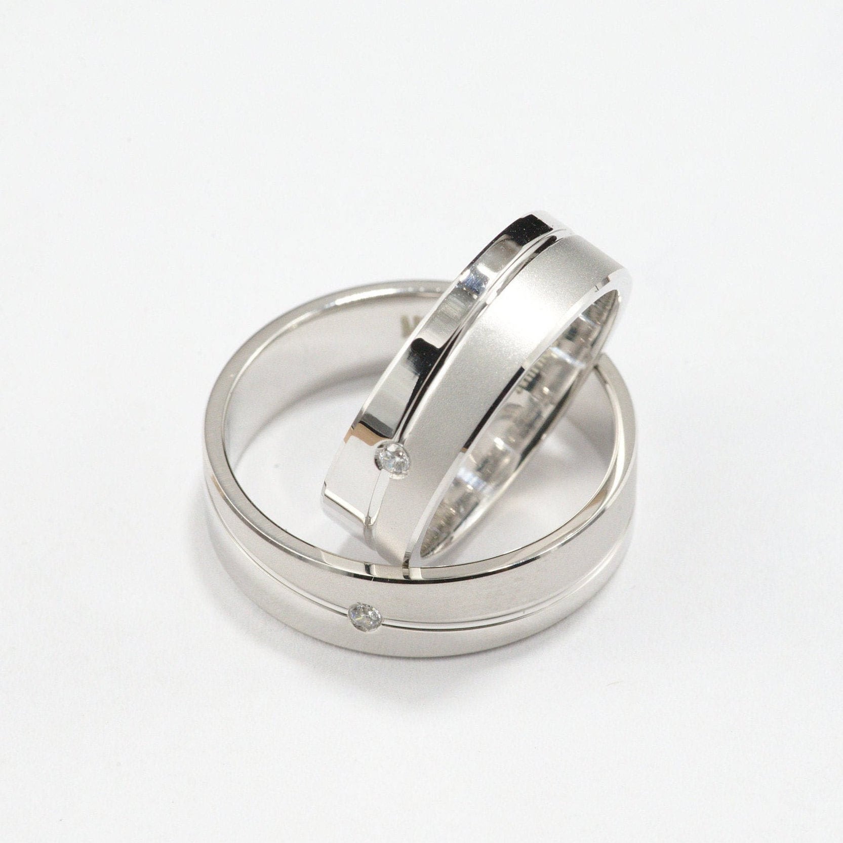 Sein Und Sie Partnerlook Ehering Set. 925 Sterling Silber. Verlobung. Komfort Passform. 6 Mm Cz Passendes Ehering-Set. Hergestellt in Den Usa Sein Und Sie Partnerlook Ehering Set. 925 Sterling Silber. Verlobung. Komfort Passform. 6 Mm Cz Passendes Ehering-Set. Hergestellt in Den Usa von MiniqueJewelry