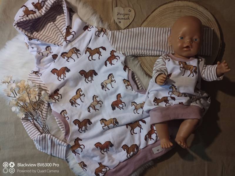 Partnerlook Longshirt/Sweatkleid 80-152 "Pferd" Optional Mit Puppenkleid 30-50 cm Partnerlook Longshirt/Sweatkleid 80-152 "Pferd" Optional Mit Puppenkleid 30-50 cm von Minischnecke