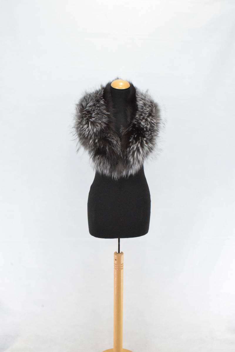 Handgefertigter Silberfuchs Pelzkragen Schal Flauschiger Winter Halswärmer von MinkGlamourFur
