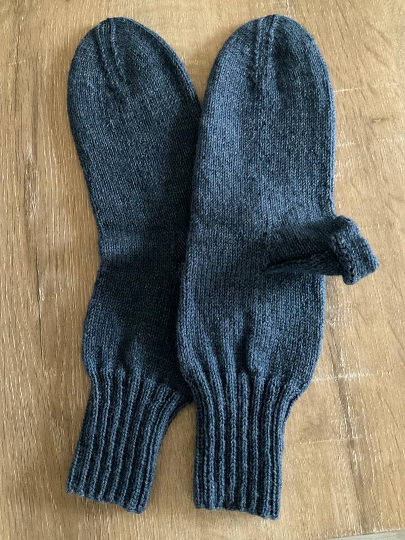 Handgestrickte Wollsocken Handgestrickte Wollsocken von MinkysHobby