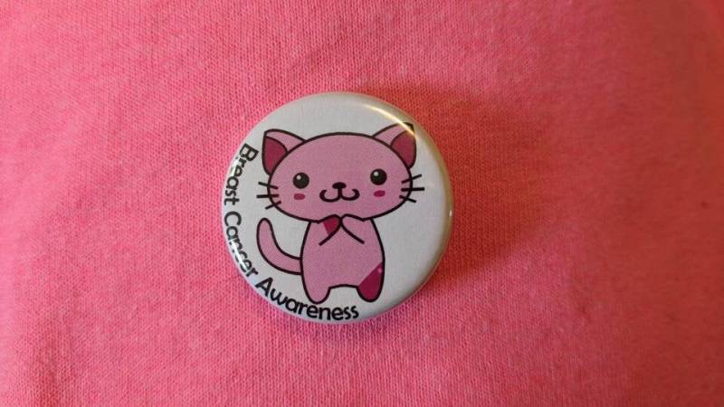 Kätzchen Für Eine Sache Oktober - Brustkrebs Bewusstsein Button von MinnieMay9