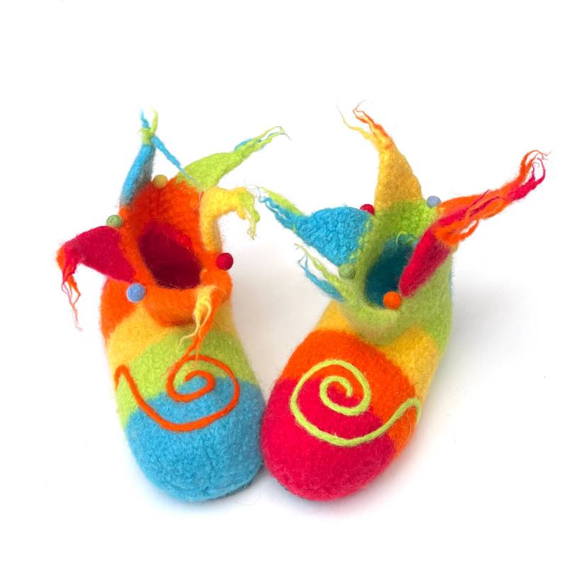 Bunte Filzpuschen/Boots "Harlekin" Aus Schurwolle Mit Lustigen Zipfeln, Gr. 32 Ledersohlen - So Machen Hausschuhe Spaß von MinodesignPuschen