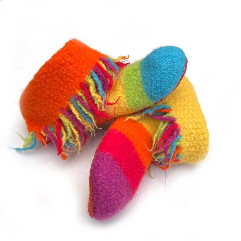 Gemütliche Und Warme Filz-Hausschuhe Mit Ledersohle Für Damen Lustigen Fransen Blume, Gr. 39 Ledersohlen, Model "Fransi" von MinodesignPuschen