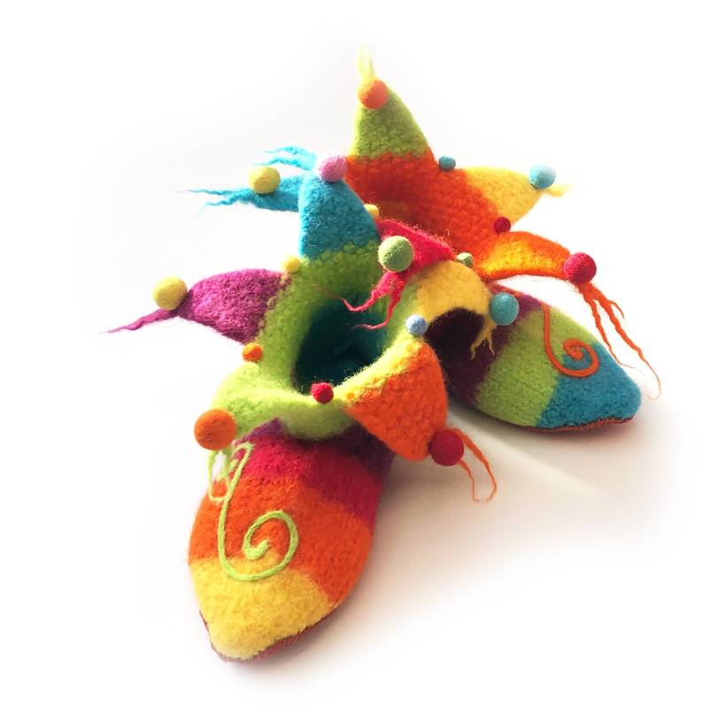 Gemütliche Und Warme Filz-Hausschuhe Mit Ledersohlen Für Damen Gr. 39 Ledersohlen, Model "Bunte Hexe" von MinodesignPuschen
