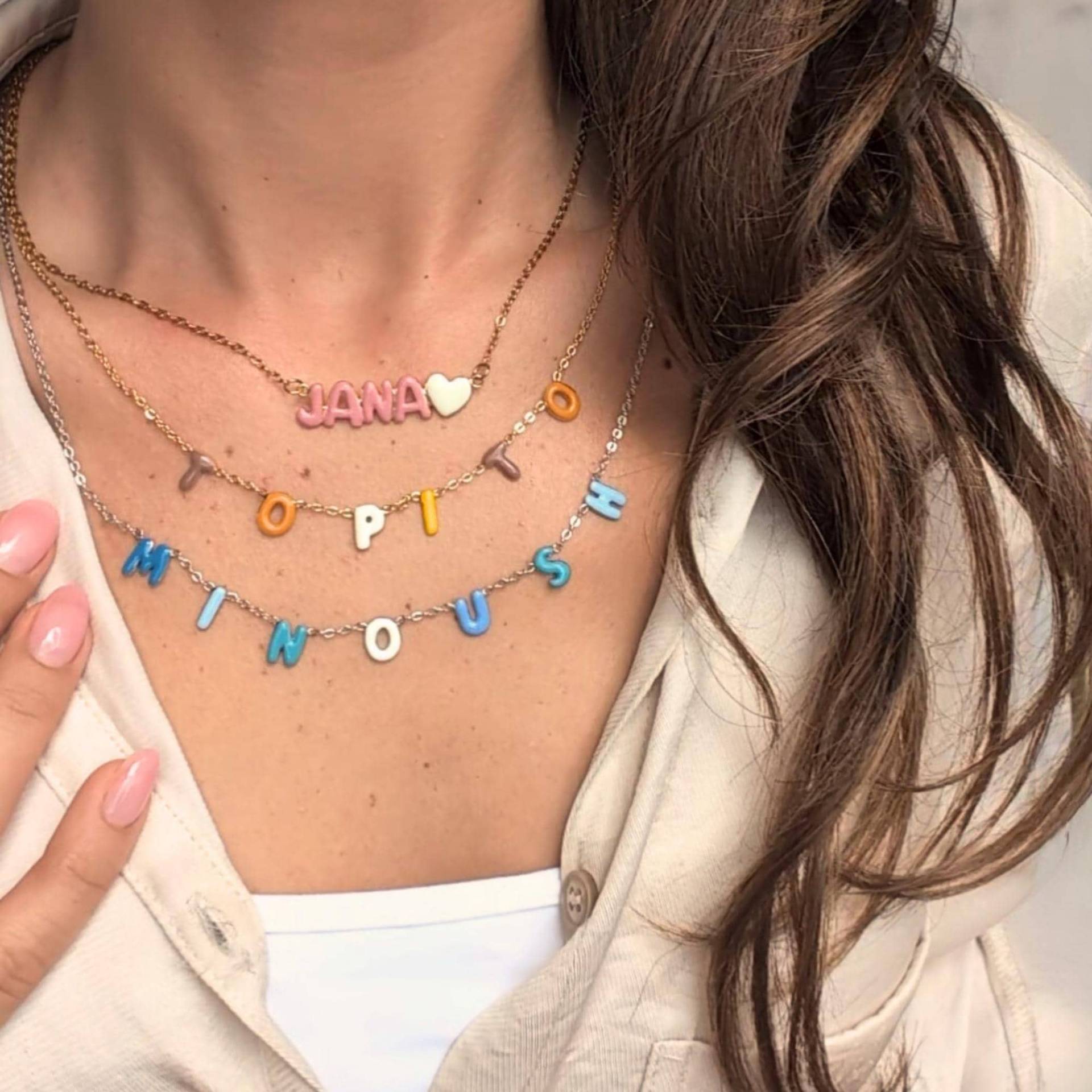 Bunte Namenskette Personalisiert - Emaille Buchstaben in Wunschfarbe | Gold, Silber, Rosé 18K Vergoldet Geschenkidee von MinoushJewelry