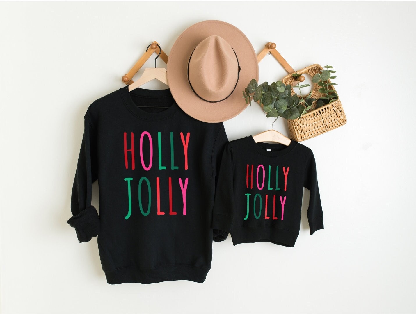 Familien Sweatshirt, Holly Jolly Merry & Bright, Weihnachts Sweatshirt, Mama Und Ich Sweashirts, Kleinkind, Jugend, Erwachsene Sweatshirt von MintTeeApparel