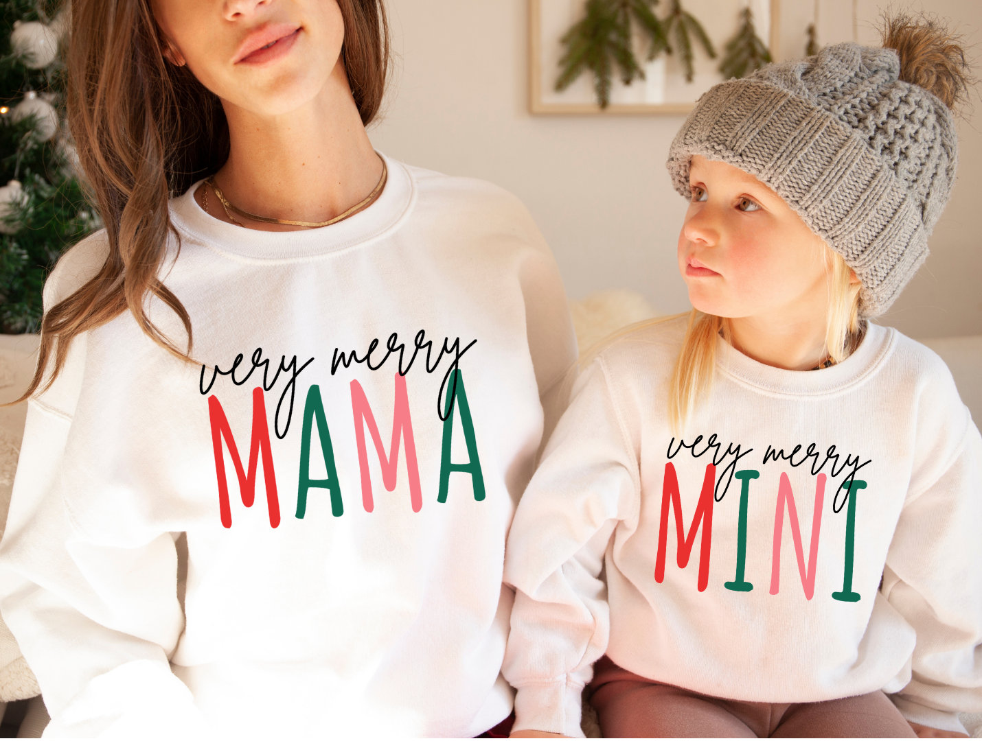 Familien Sweatshirt, Merry & Bright Mama, Christmas Mom Me Sweashirts, Kleinkind, Jugend, Erwachsene Sweatshirt von MintTeeApparel