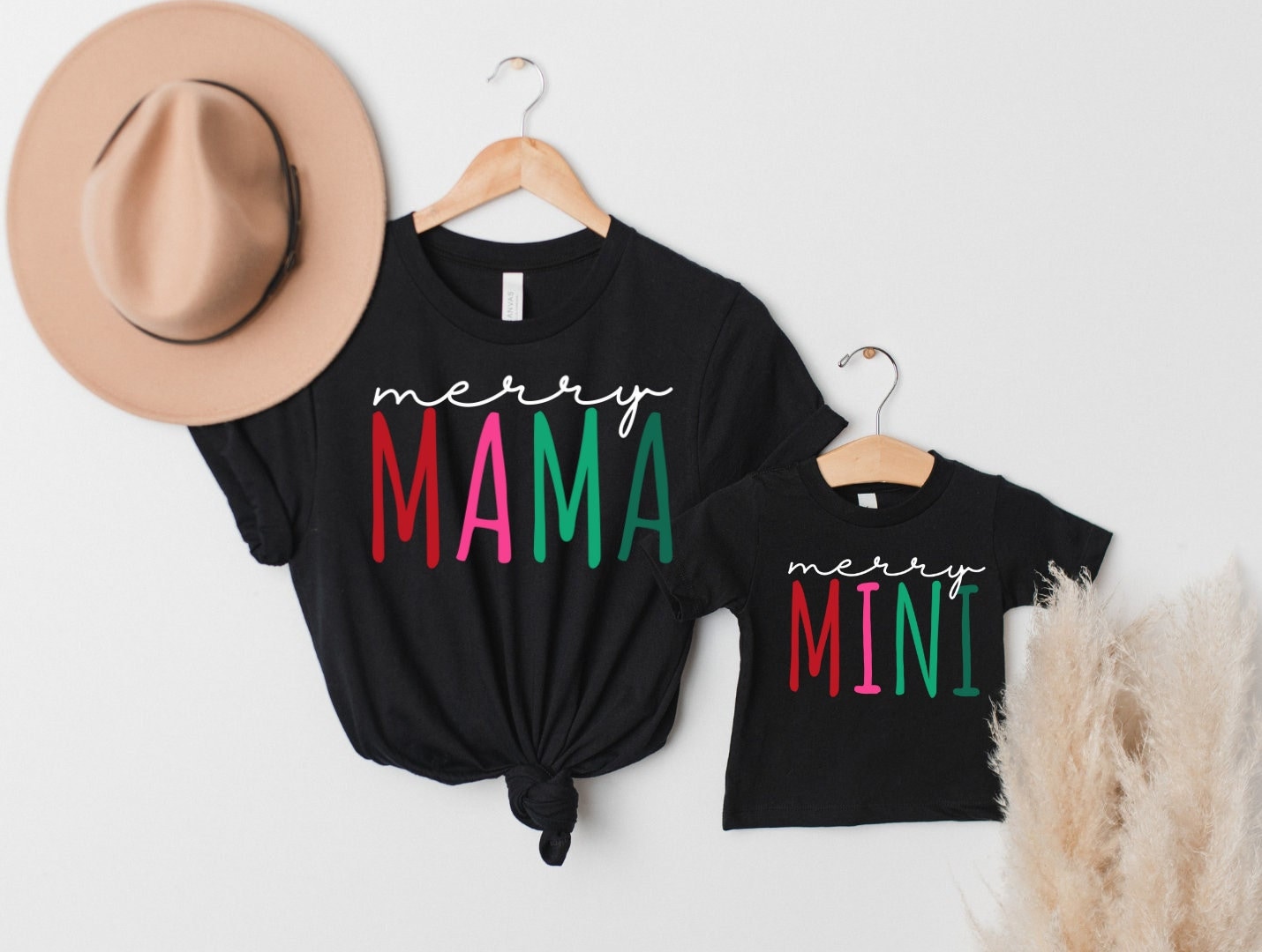 Familien Sweatshirt, Merry & Bright Mama, Christmas Mom Me Sweatshirts, Kleinkind, Jugend, Erwachsene Sweatshirt von MintTeeApparel