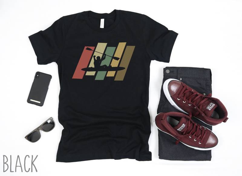 Retro Kajak Shirt | T-Shirt Geschenk Für Kajakfahrer Kajakfahren Outdoorsman von MintedFresh