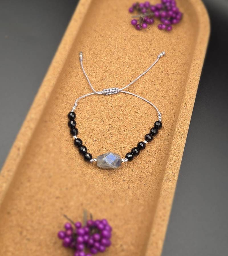 Labradorit & Onyx Schutzarmband Damenarmband - Handgemachter Heilstein Schmuck „Cosmic Glow" Intuition, Schutz, Stärke Geschenkidee von MinunaShop