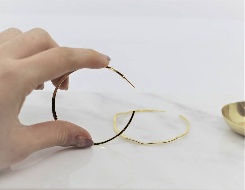 Gold Überzogene Große Reifen Ohrring, Einzigartige 90Er Jahre Creolen Ohrringe Gold Überzogene Große Reifen Ohrring, Einzigartige 90Er Jahre Creolen Ohrringe von MinutiaeDesign