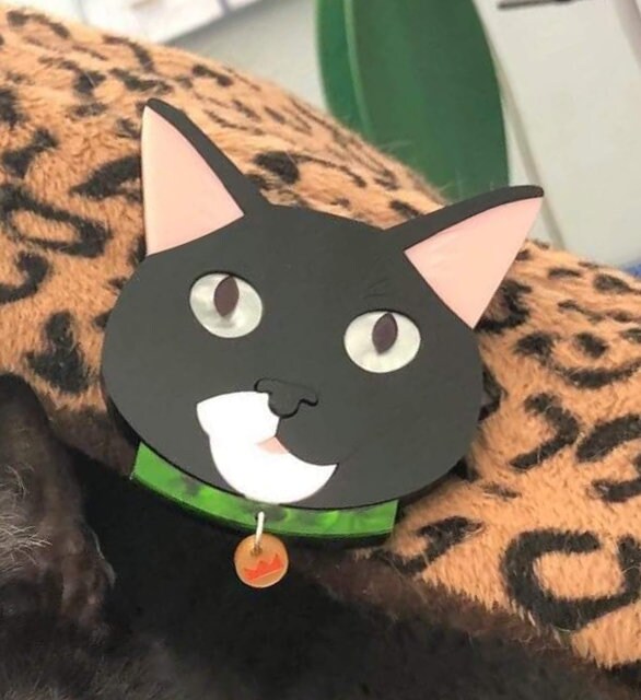 Charmant Der Katzenbrooch Charmant Der Katzenbrooch von MinxyVixenVintage