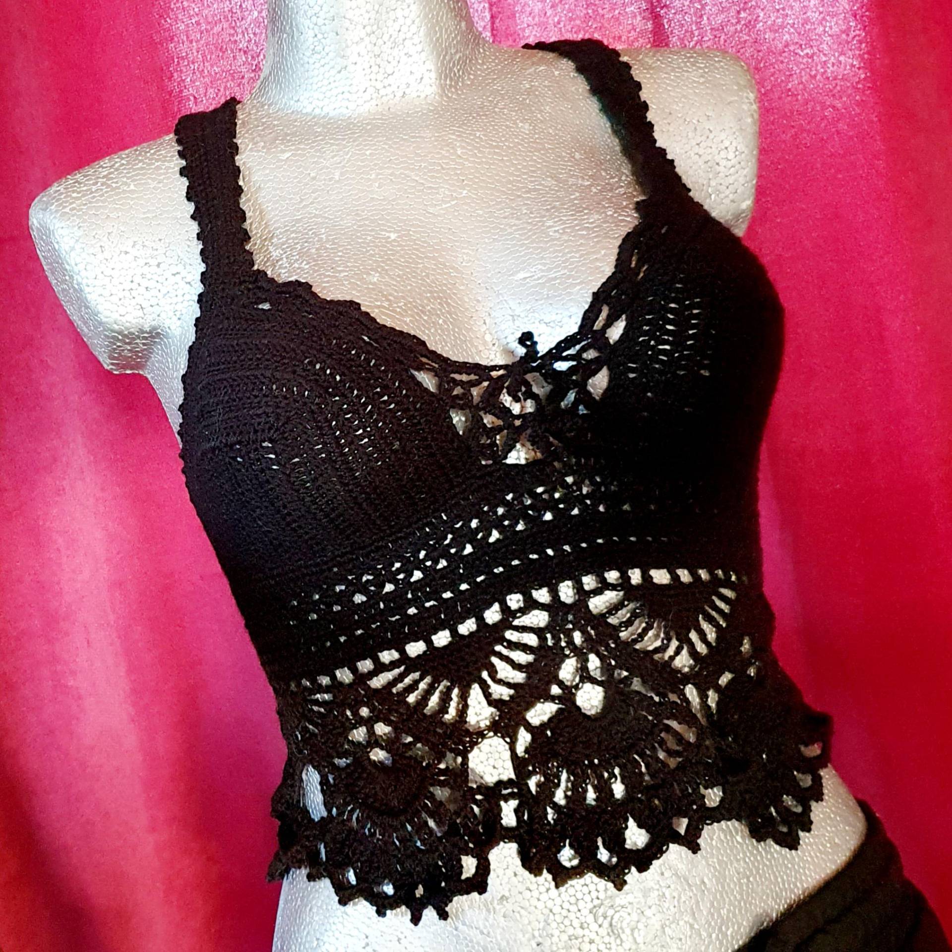 Trägertop Schwarz, Häkelspitze, Romantikstyle, Gr. M/L Trägertop Schwarz, Häkelspitze, Romantikstyle, Gr. M/L von MinzundRosen