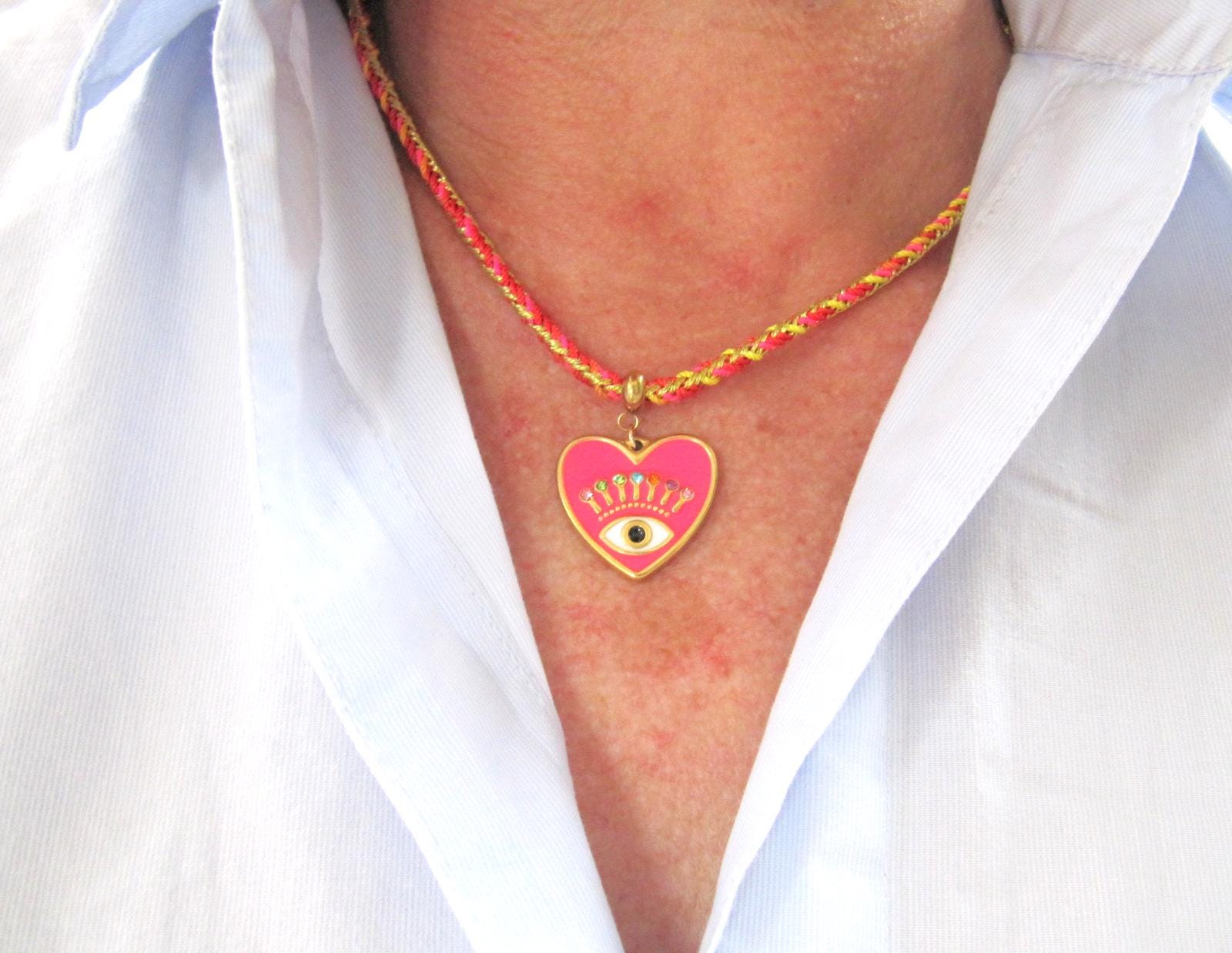 Boho Halskette Mit Charm, Bunte Perlenkette, Ibiza Style, Schutzkette, Hippie Kordel Kette Anhänger, Sommer Schmuck, Makramee von MioBolife