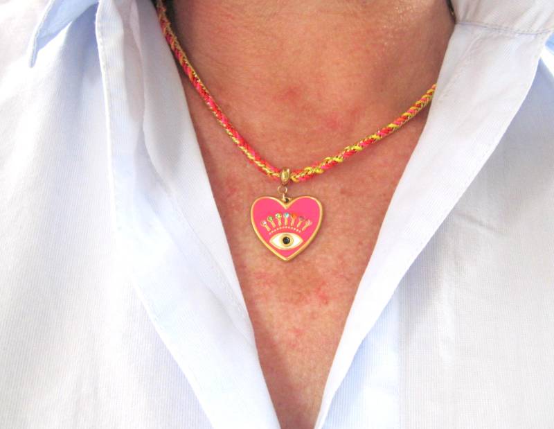 Boho Halskette Mit Charm, Bunte Perlenkette, Ibiza Style, Schutzkette, Hippie Kordel Kette Anhänger, Sommer Schmuck, Makramee von MioBolife