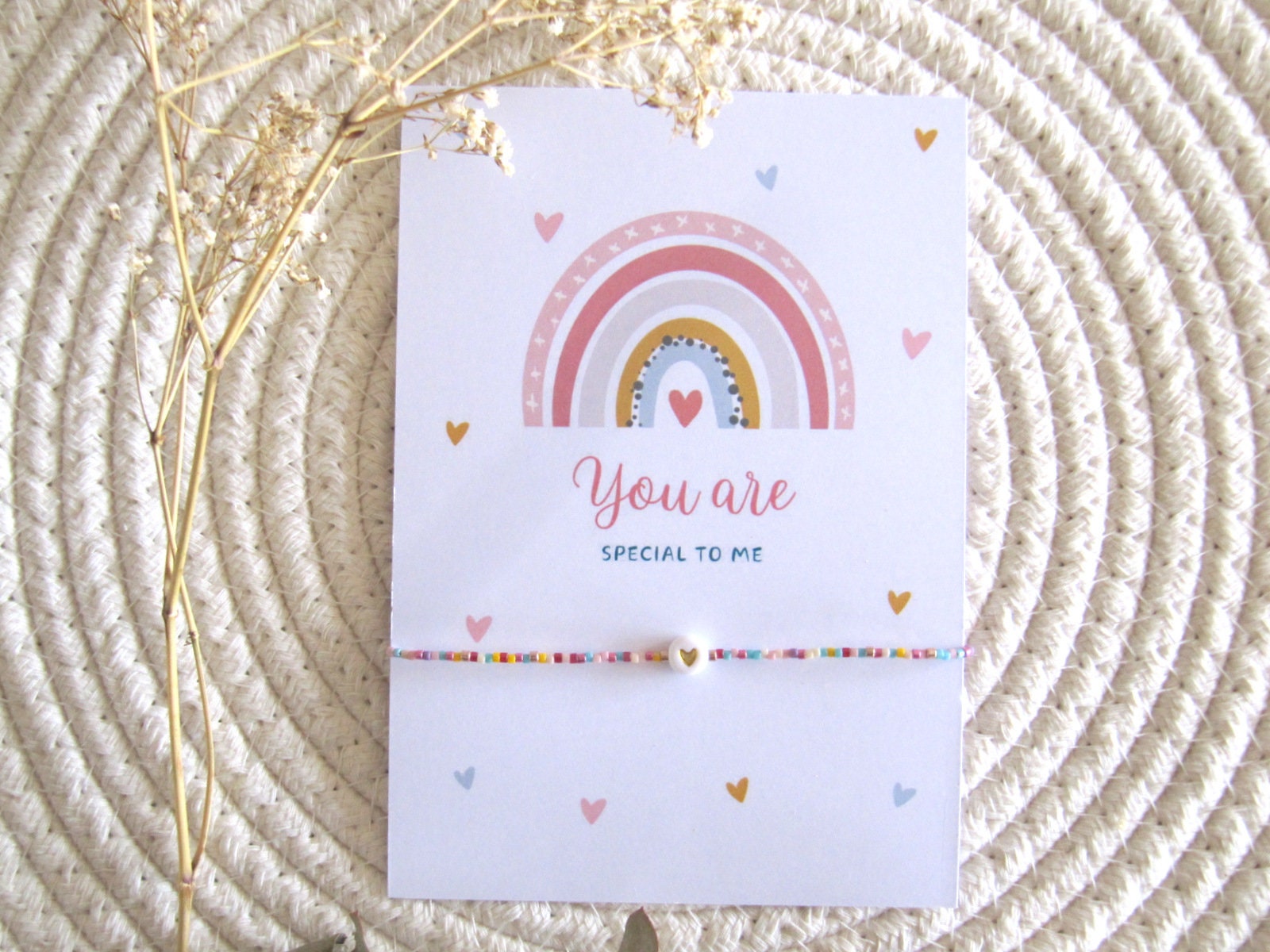 Bunte Armband Mit Kleine Herz/ Freundschaftsband/ Miyuki Perlen/ Andenken Für Freundin Wunschkarte, Geschenk Damen, Gold von MioBolife