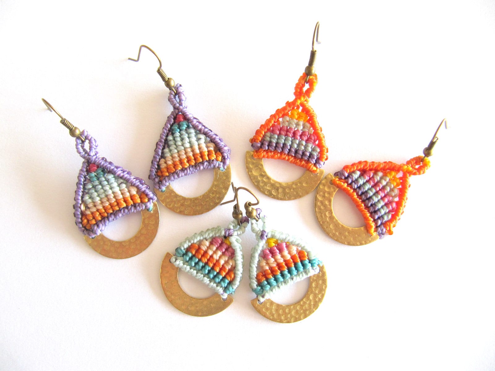 Bunte Makramee Ohrringe, Orringe Boho, Hänge Ohrringe Hippie, Geschenk Für Frauen, Messing Lange Ohrhänger, Knoten von MioBolife