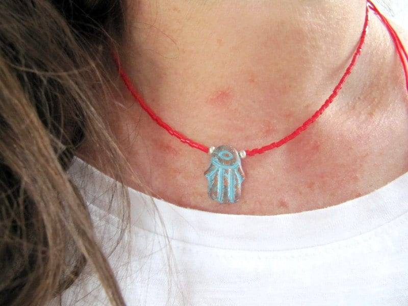 Halskette Hamsa/ Fatimas Hand, Verstellbare Halskette, Stein Anhänger, Rot Hippie, Hippie Kette Ibiza Style, Geschenk Für Frauen von MioBolife