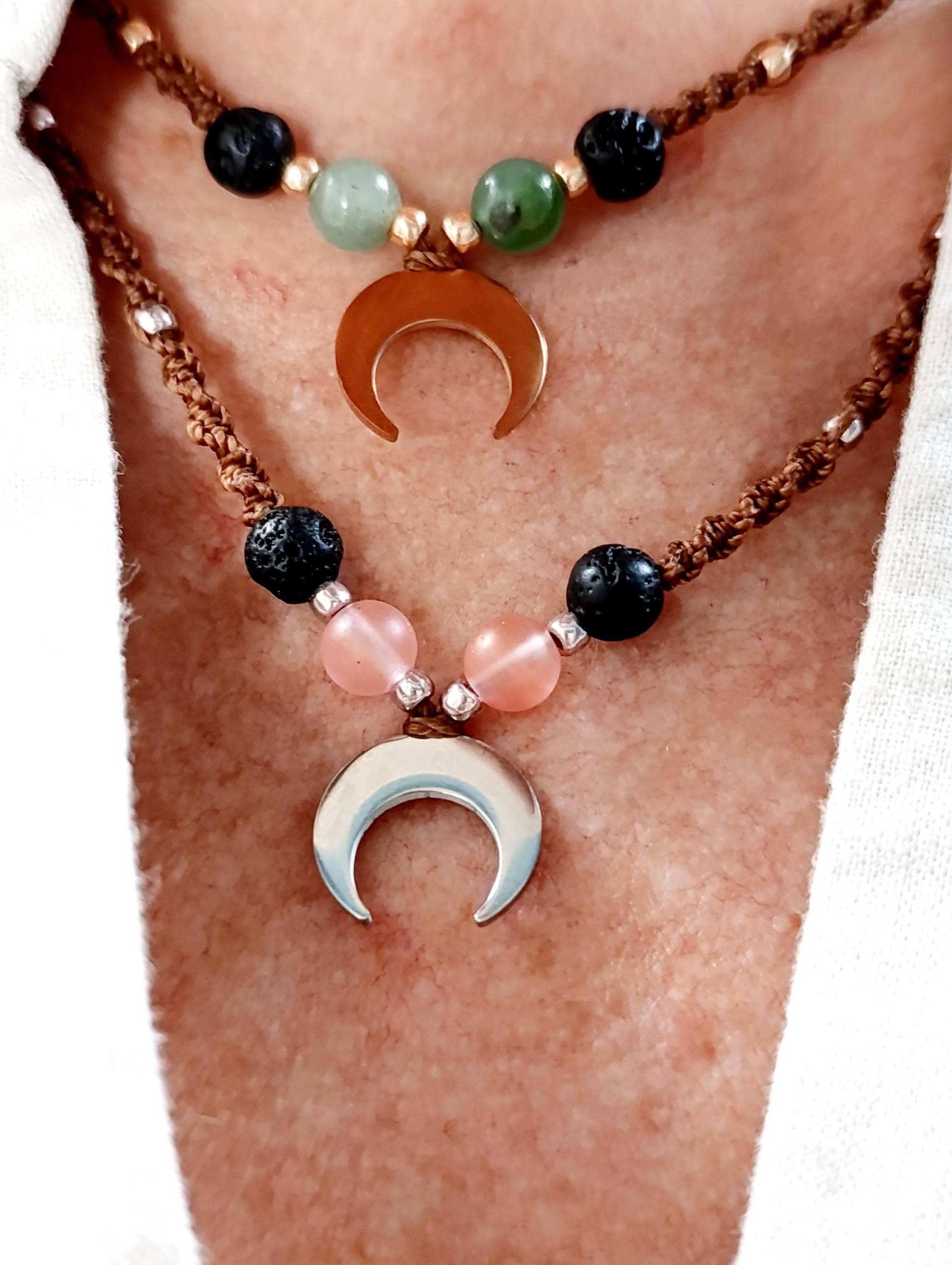 Makramee Halskette Halbmond Lavastein Aventurin Rosenquarz Chakra, Naturstein Schutz, Goldene Silber Anhänger Edelstein von MioBolife
