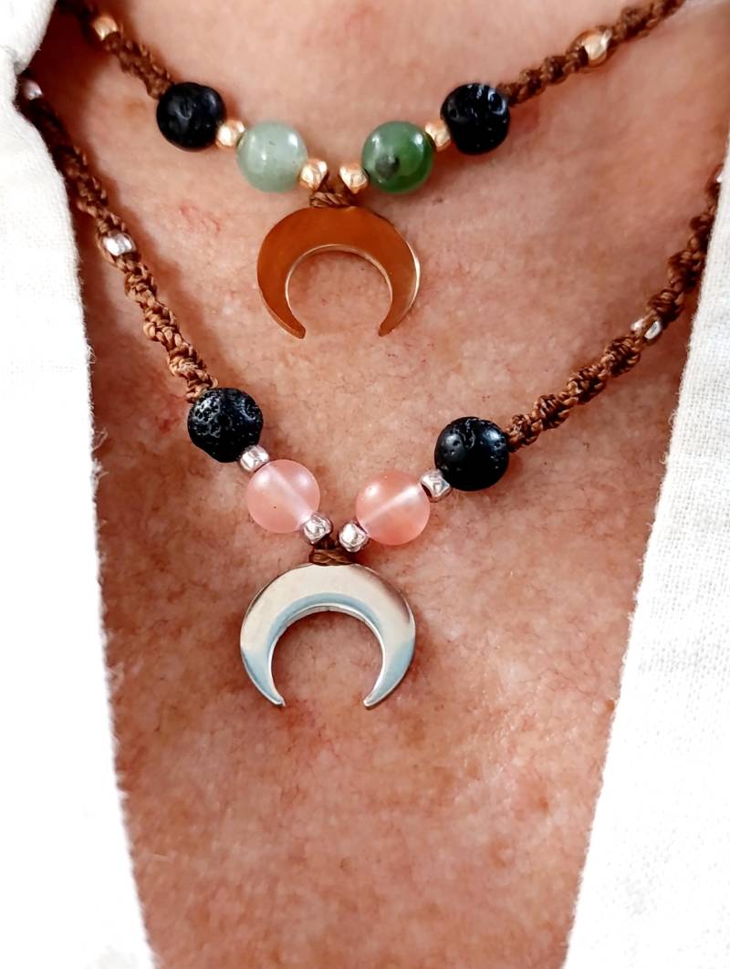 Makramee Halskette Halbmond Lavastein Aventurin Rosenquarz Chakra, Naturstein Schutz, Goldene Silber Anhänger Edelstein von MioBolife