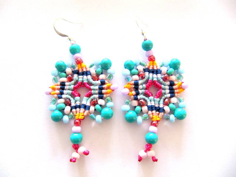 Makramee Ohrringe, Lange Ohrringe Bunt Mit Perlen in Boho Stil, Gipsy Geschenk Für Frauen, Hippie, Statement Exklusiv Schmuck von MioBolife