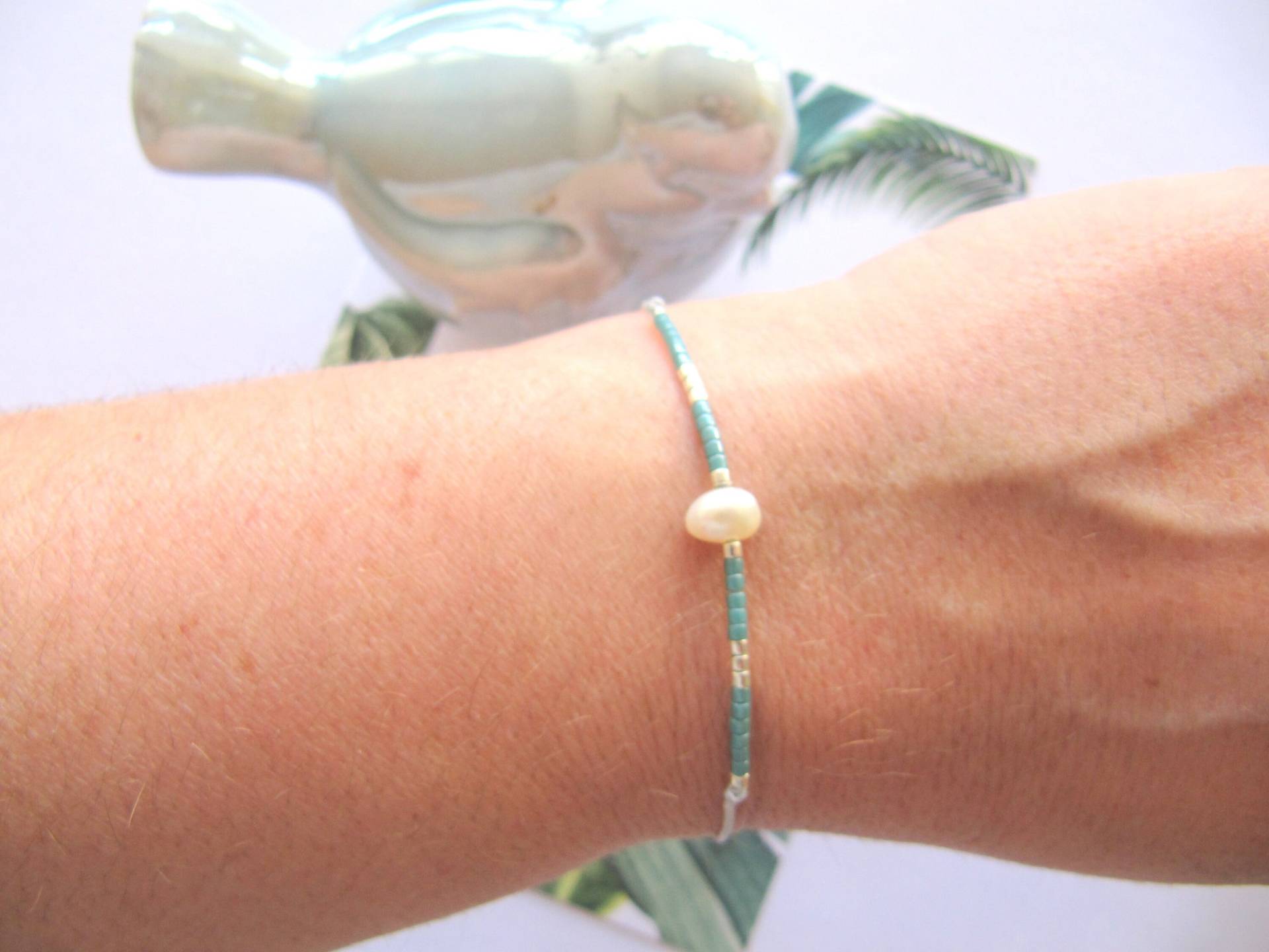 Zartes Perlen Armband Miyuki + Karte , Geschenk Beste Freundin, Freundschaftsarmband Süßwasserperle, Mutter Geschenk, Tiny von MioBolife