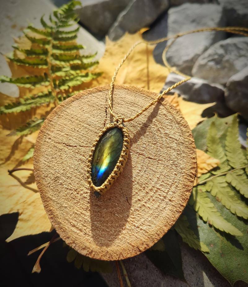 Labradorite Kette, Makramee Kette Mit Multicolor Labradorit, Labradorite Necklace von MioSunCreations