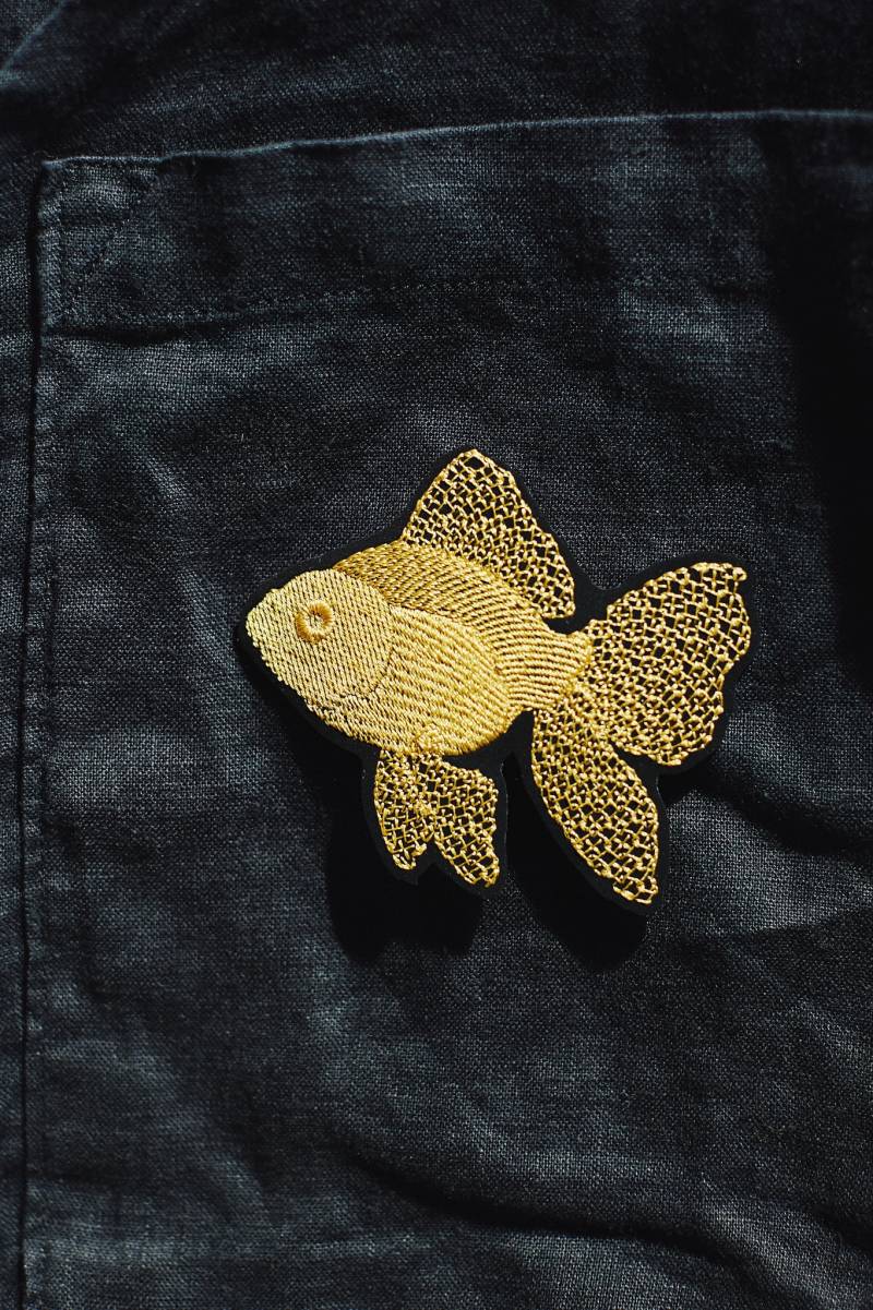 Goldfisch ~ Kleiner Jackenpatch Eisenhalterung Zum Nähen Und Bügeln Anwendung Bestickte Fisch Auf Jacke von MioUnico