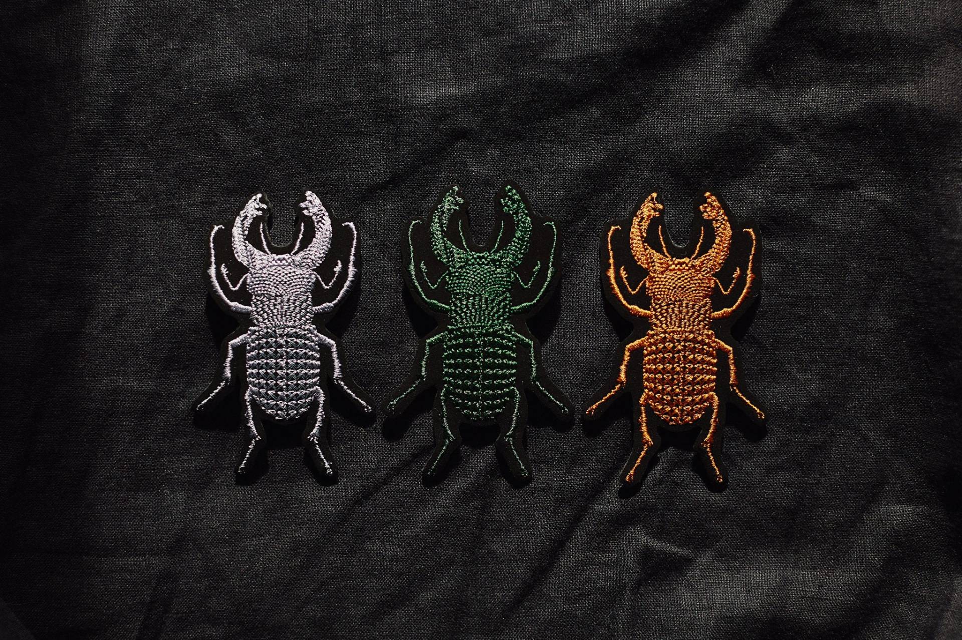 Hirsch-Käfer ~ Kleiner Aufnäher Für Jacke Anbringen Mit Bügeleisen Zum Aufnähen Und Aufbügeln Applikation Käfer-Aufnäher Stickerei von MioUnico