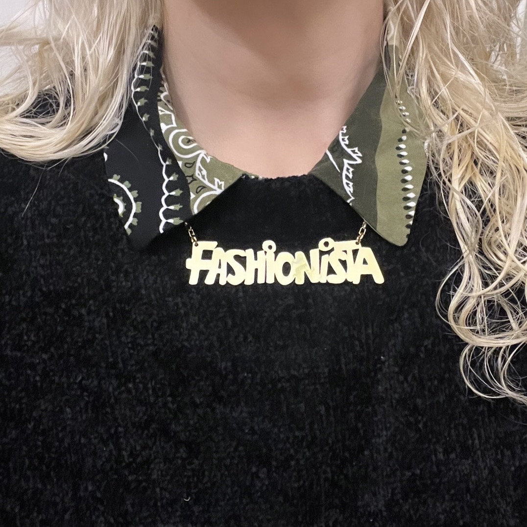 Fashionista Halskette, Gold Wort Coole Moderne Geschenk Für Sie von MiolaJewelry