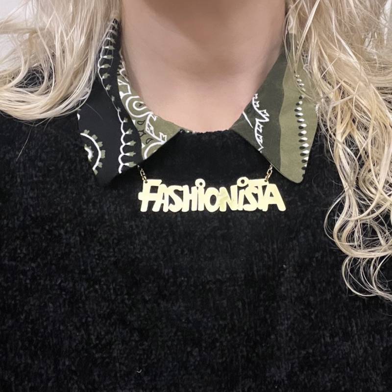 Fashionista Halskette, Gold Wort Coole Moderne Geschenk Für Sie von MiolaJewelry