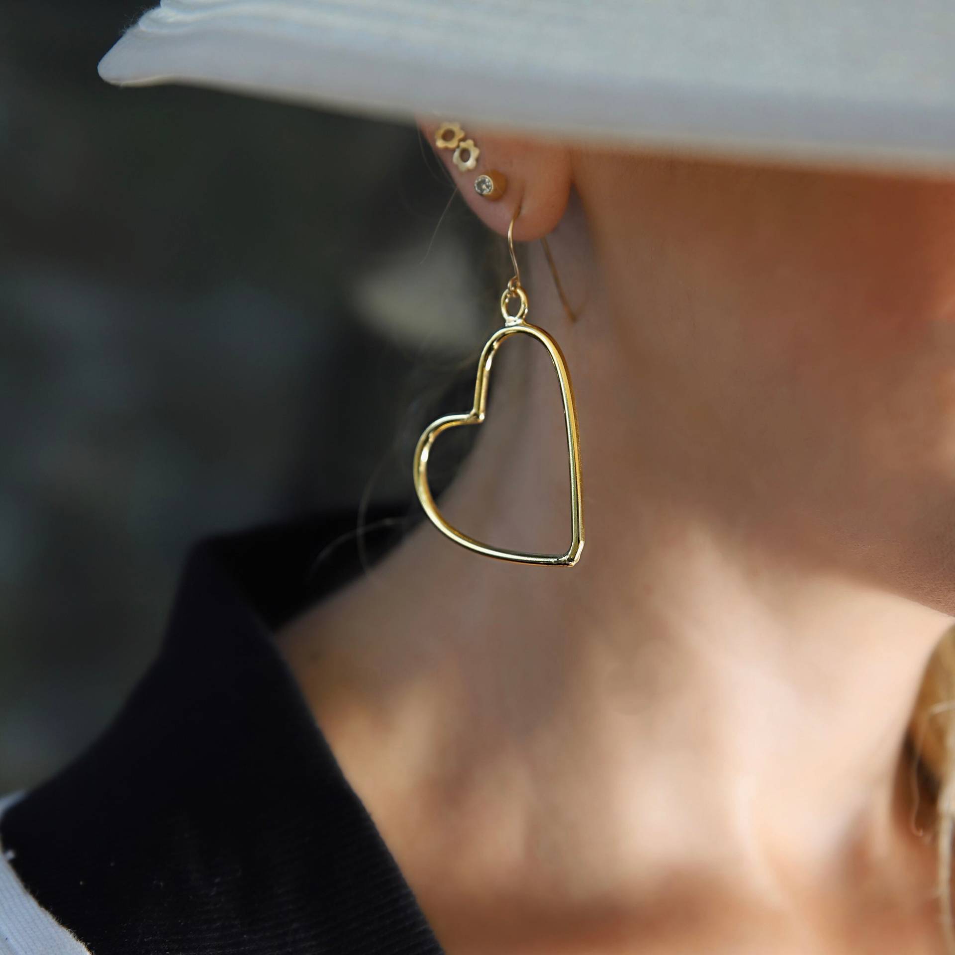 Handgemachte Herz Ohrringe, Vergoldete Alltagsohrringe, Schönes Geschenk Für Sie von MiolaJewelry