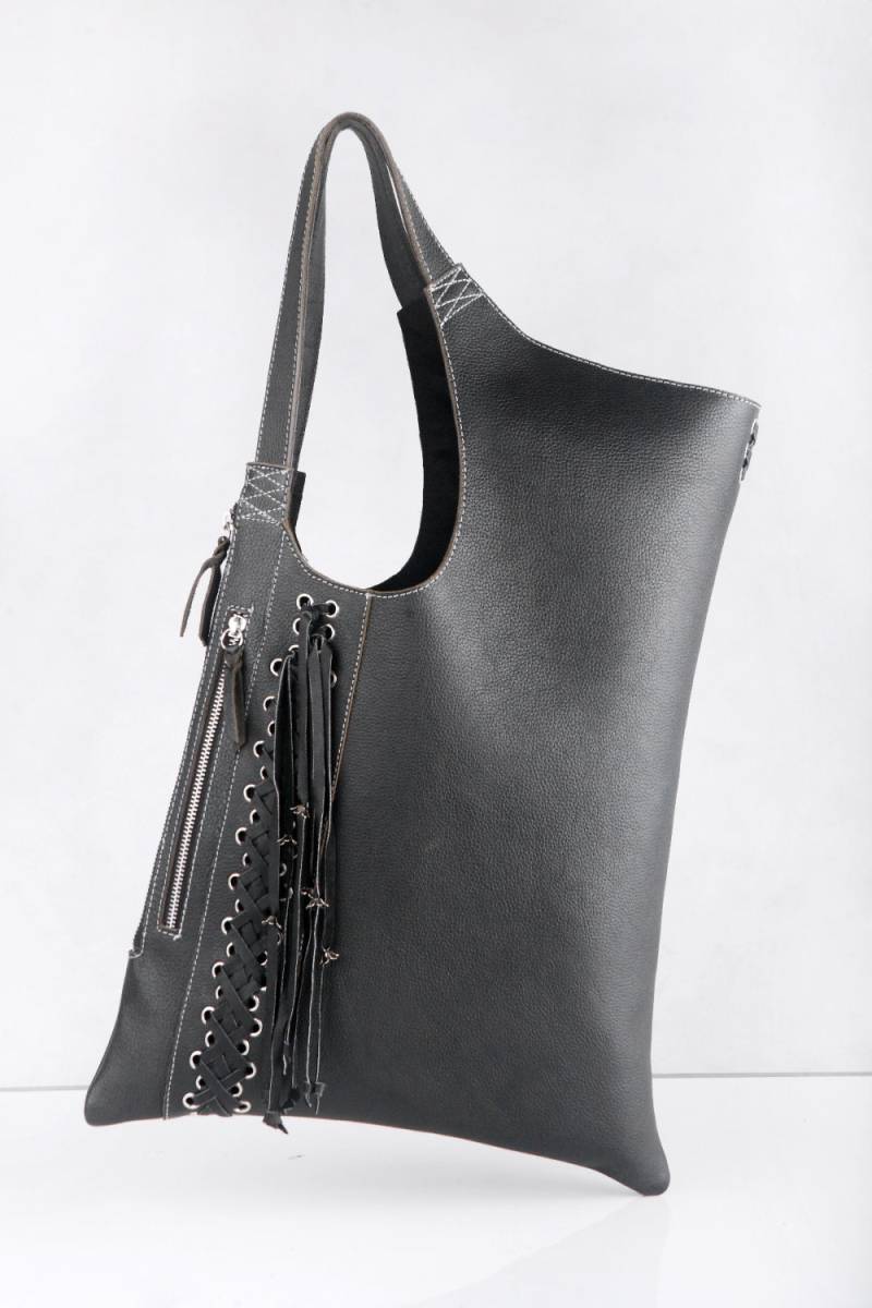 Miow Schultertasche Aus Echtem Leder Mit Handgewebten Lederquasten - in Schwarz von MiowBali