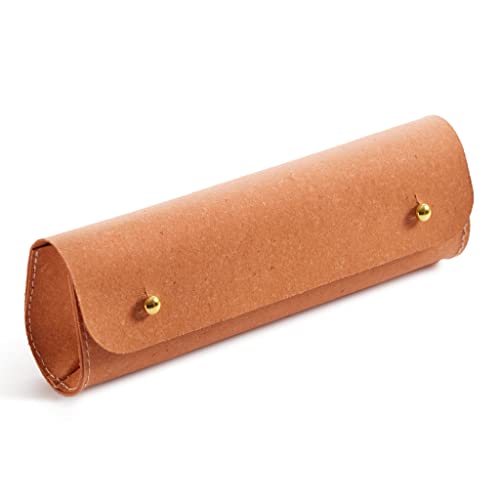 Miquelrius - Federmäppchen aus recyceltem Material mit Nieten, 1 Fach, Größe 200 x 65 x 43 mm, Kollektion Just Black, Braun, braun, Federmäppchen aus recyceltem Material mit Nieten von Miquelrius