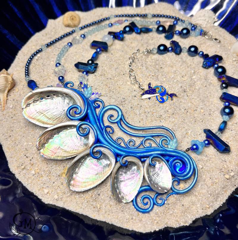 Arctic Abalone - Unique Merfolk Necklace With Real Shells Mermaid Jewelry Ooak von MiraCrafts