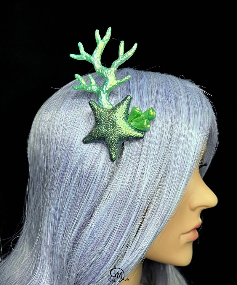 Kelp Depths Glow - Wonderfull Mermaid Hairclip With Handmade Corals & Starfish Ooak Ready To Ship von MiraCrafts