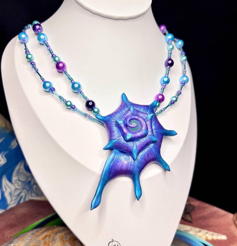 Tidepool Amethyst Spike Shell - Unique Merfolk Necklace Mermaid Jewelry Ooak von MiraCrafts