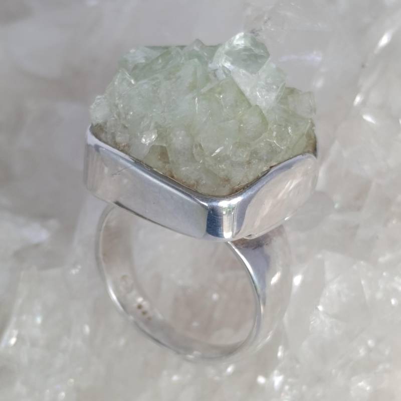 Apophyllit Kristall Rohstein Ring Größe 59 925 Sterlingsilber Heilstein R2086 Apophyllit Kristall Rohstein Ring Größe 59 925 Sterlingsilber Heilstein R2086 von MiraGemsShop