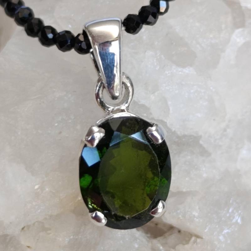 Chromdiopsid Heilstein Anhänger Russland 925 Sterlingsilber Handarbeit A1517 von MiraGemsShop