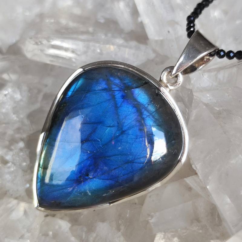 Labradorit Heilstein Anhänger Cabochon 925 Sterlingsilber Handarbeit A1467 von MiraGemsShop