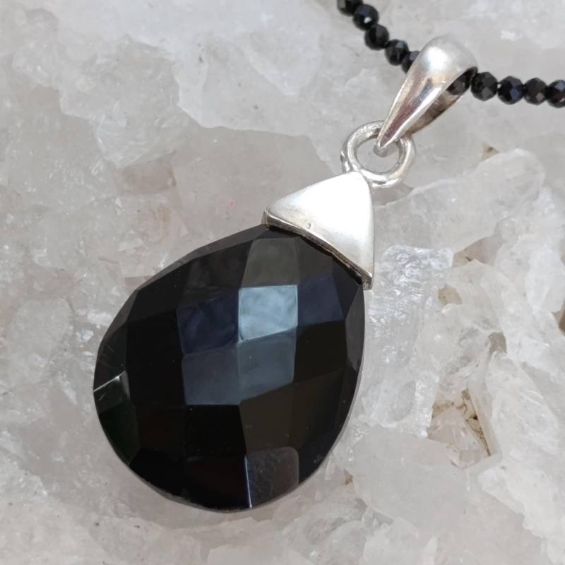 Onyx Heilstein Anhänger Facettiert 925 Sterlingsilber Handarbeit Rarität A1521 Onyx Heilstein Anhänger Facettiert 925 Sterlingsilber Handarbeit Rarität A1521 von MiraGemsShop