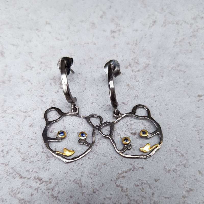 Saphir Bärchen Unikat Ohrringe Ohrhänger 925 Sterlingsilber Handarbeit O716 Saphir Bärchen Unikat Ohrringe Ohrhänger 925 Sterlingsilber Handarbeit O716 von MiraGemsShop
