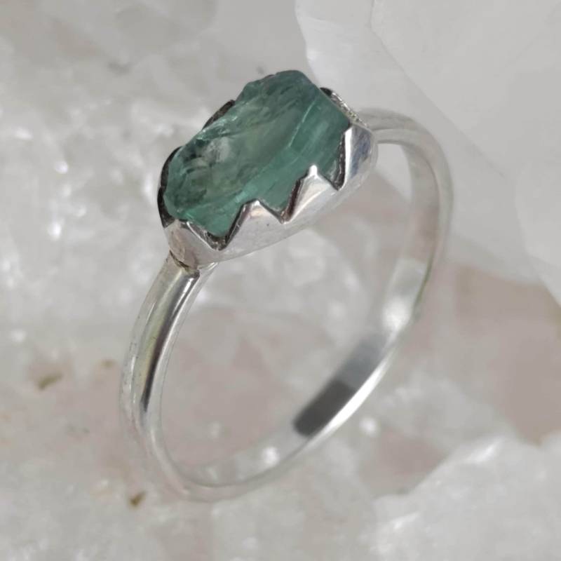Turmalin Rohstein Ring 925 Sterlingsilber Größe 57 Handarbeit Unikat R2083 Turmalin Rohstein Ring 925 Sterlingsilber Größe 57 Handarbeit Unikat R2083 von MiraGemsShop