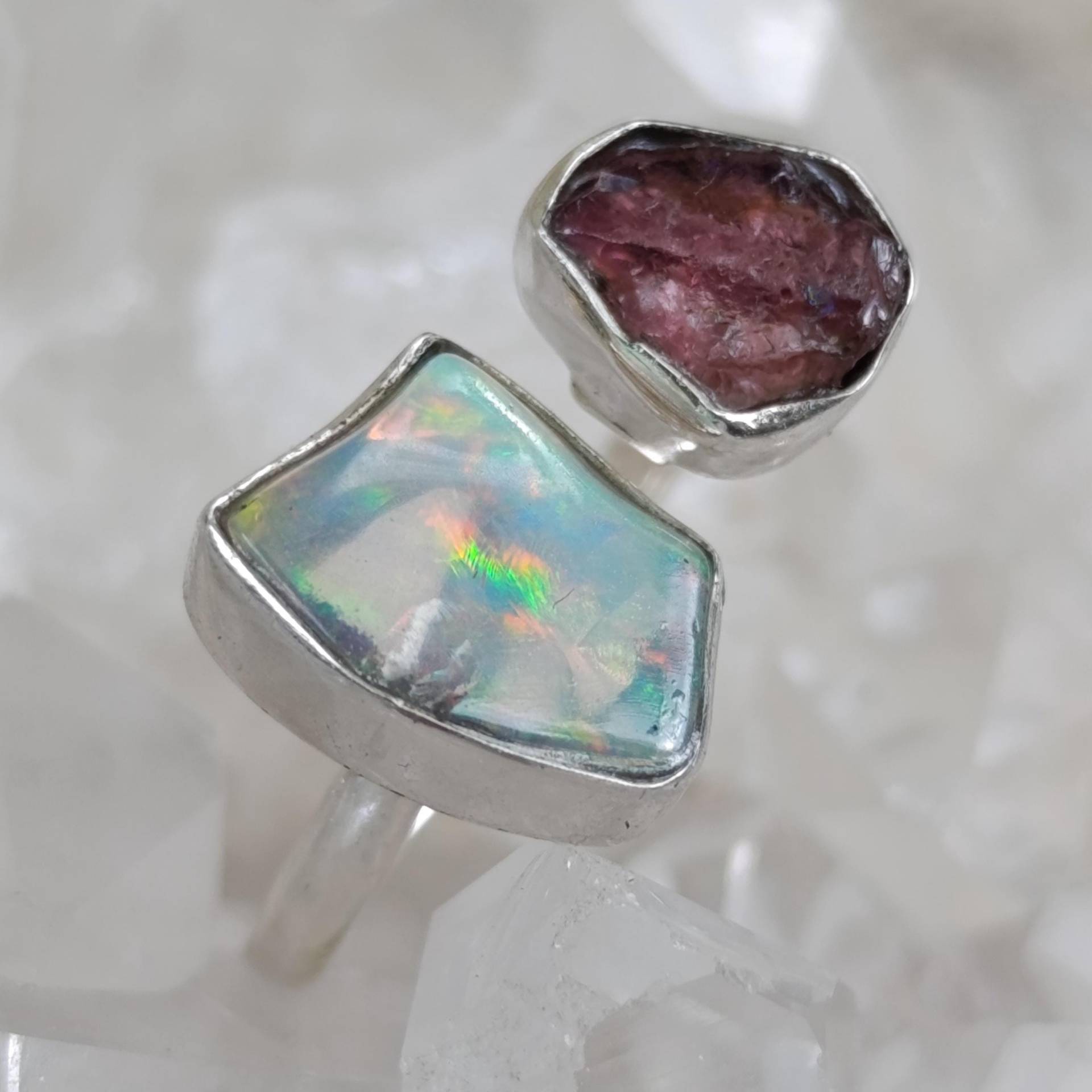Welo Opal & Turmalin Rohstein Heilstein Ring 925 Sterlingsilber Größe 52 R2056 Welo Opal & Turmalin Rohstein Heilstein Ring 925 Sterlingsilber Größe 52 R2056 von MiraGemsShop